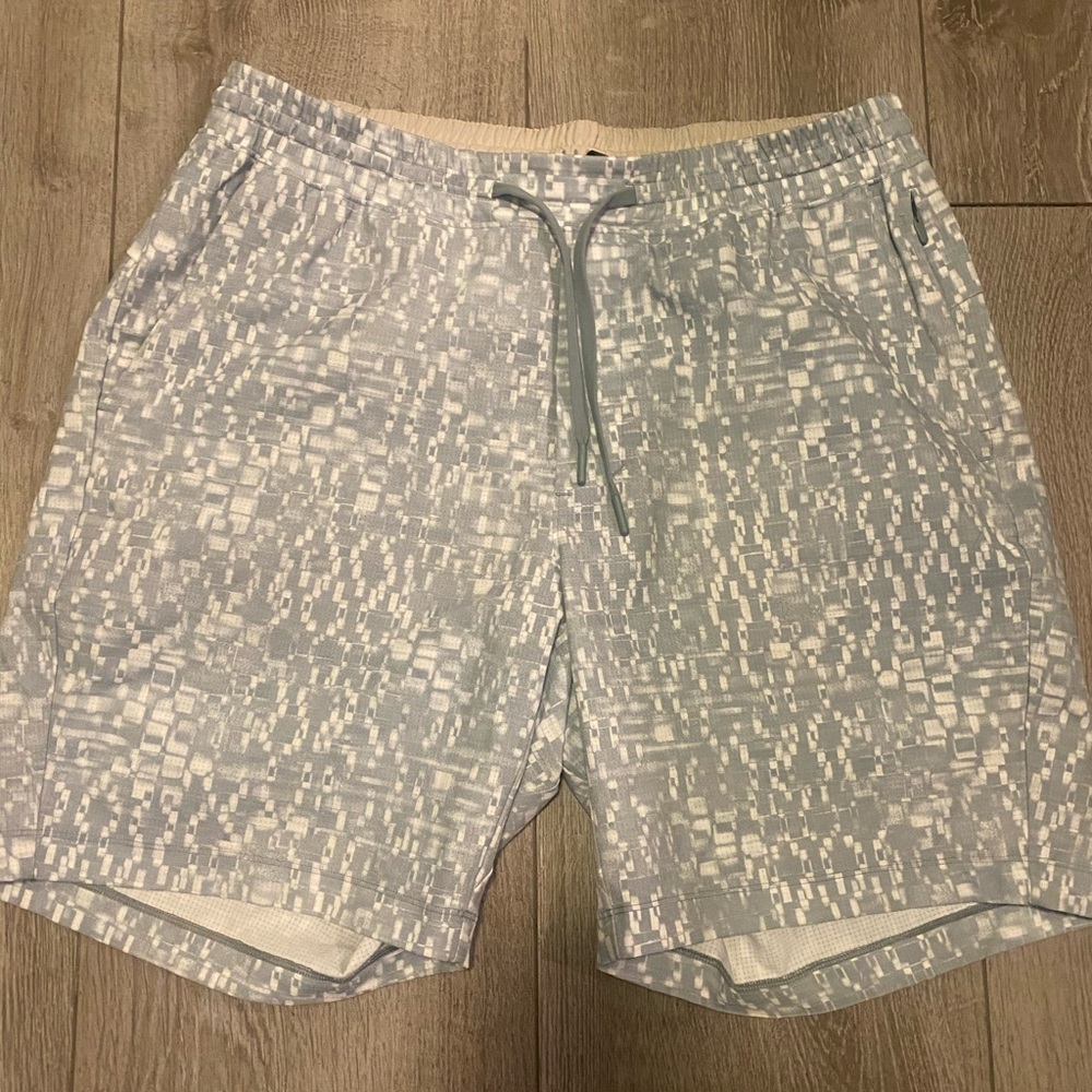 Men’s Lululemon 8” Bowline Linerless Shorts